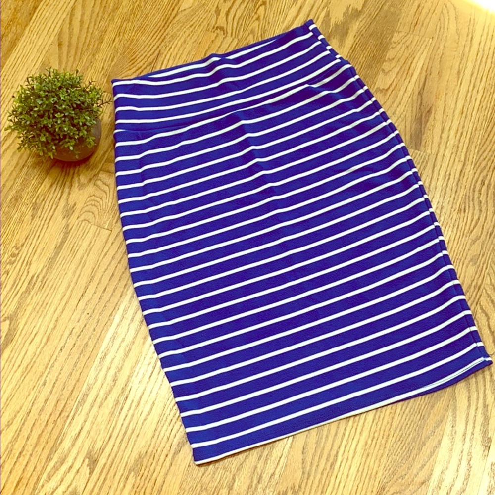 Lularoe Cassie Skirt - Small